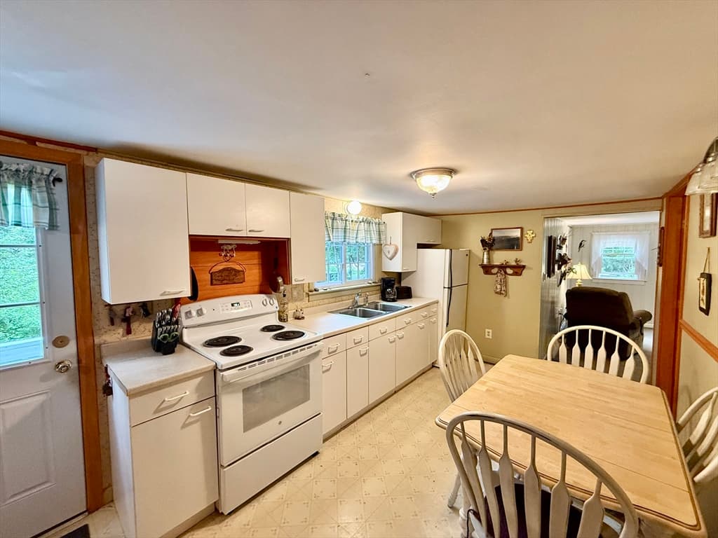 753 Daniel Shays Hwy, Belchertown MA 01007 photo 4