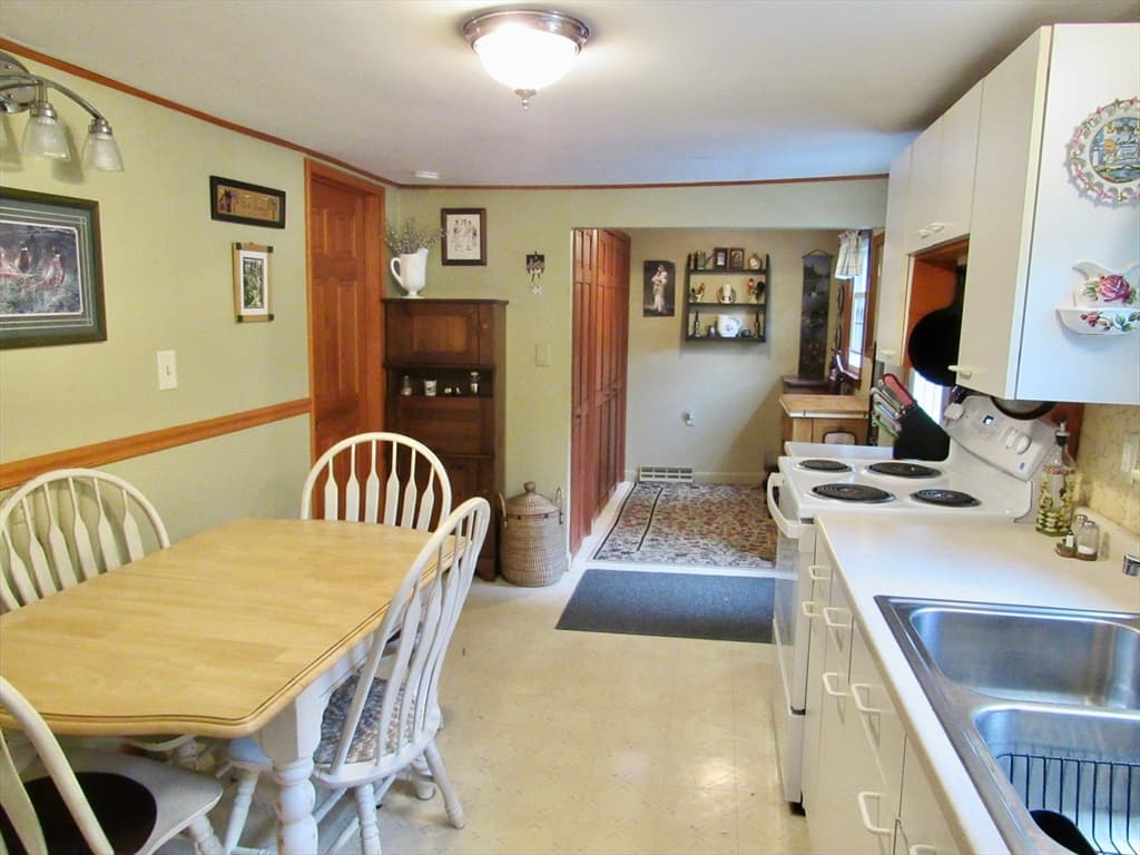 753 Daniel Shays Hwy, Belchertown MA 01007 photo 8