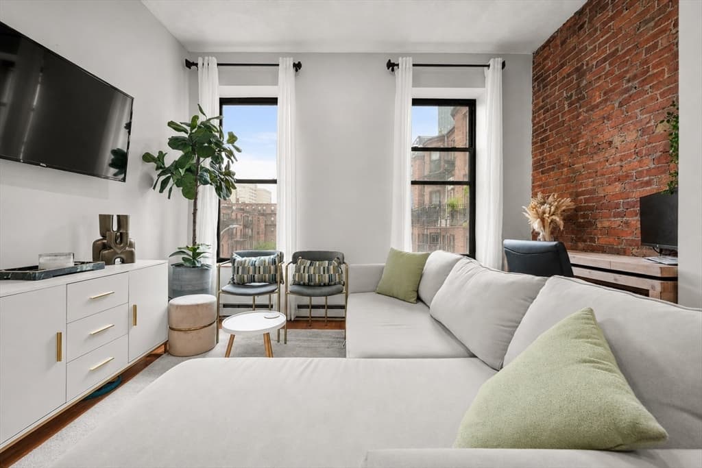 Condominium at 549 Columbus Avenue # 2, Boston MA 02118, photo 2 of 10