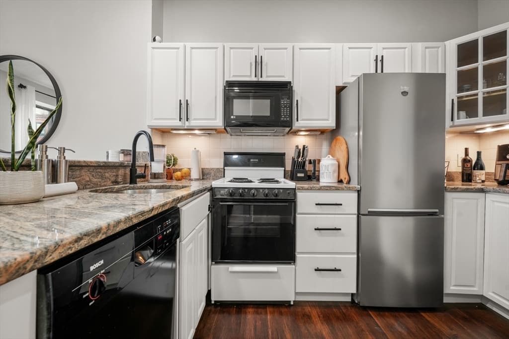 Condominium at 549 Columbus Avenue # 2, Boston MA 02118, photo 8 of 10