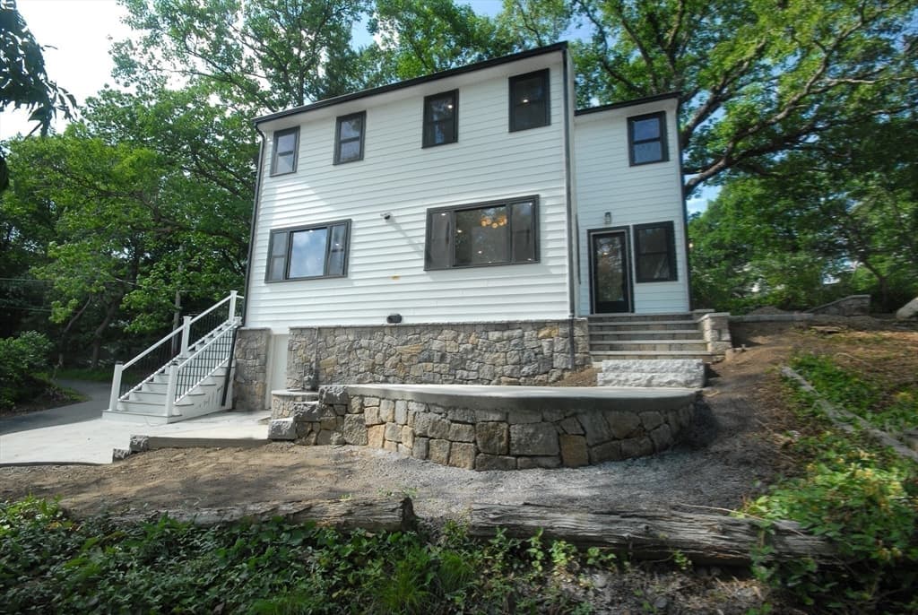 9 Ledge St, Melrose MA 02176 photo 2