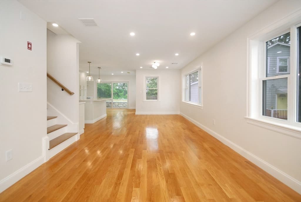 9 Ledge St, Melrose MA 02176 photo 3