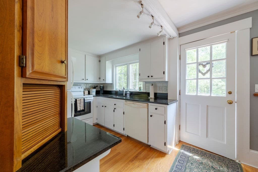 45 Old Paine Hollow Rd, Wellfleet MA 02667 photo 3