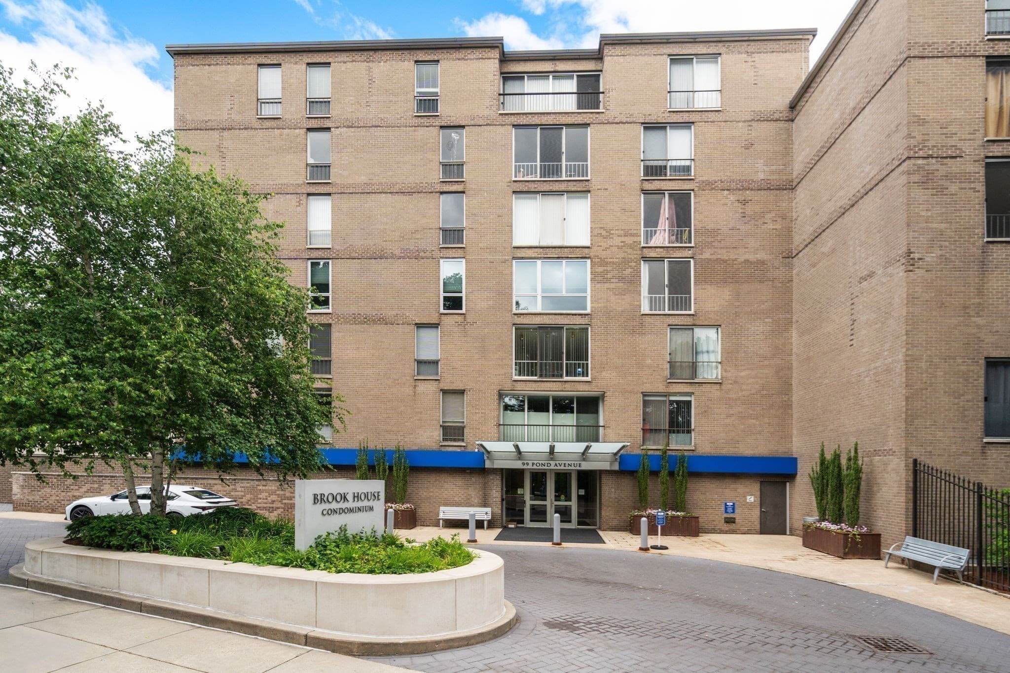 Condominium at 99 Pond Ave # 501, Brookline MA 02445, photo 16 of 18