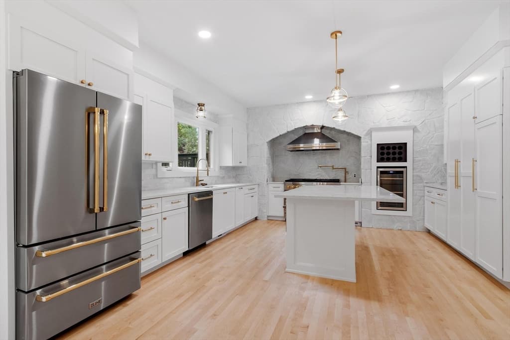 Single Family Residence at 21 Wildewood Dr, Lynnfield MA 01940, Lynnfield, photo 15 of 42