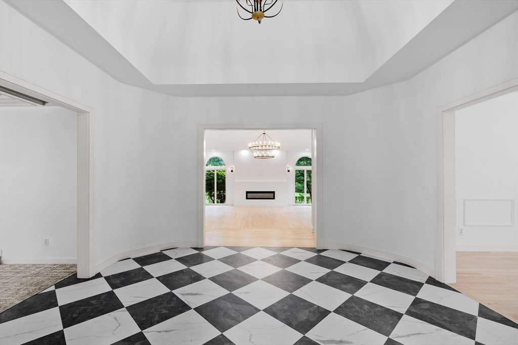 Single Family Residence at 21 Wildewood Dr, Lynnfield MA 01940, Lynnfield, photo 8 of 42