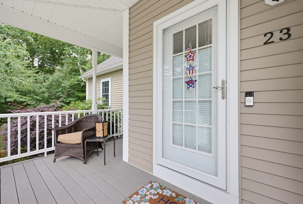 Condominium at 23 Williamsburg Way # 23, Medway MA 02053, Medway, photo 2 of 26