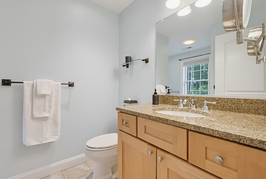 Condominium at 23 Williamsburg Way # 23, Medway MA 02053, Medway, photo 15 of 26