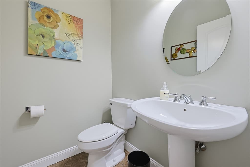 Condominium at 23 Williamsburg Way # 23, Medway MA 02053, Medway, photo 11 of 26