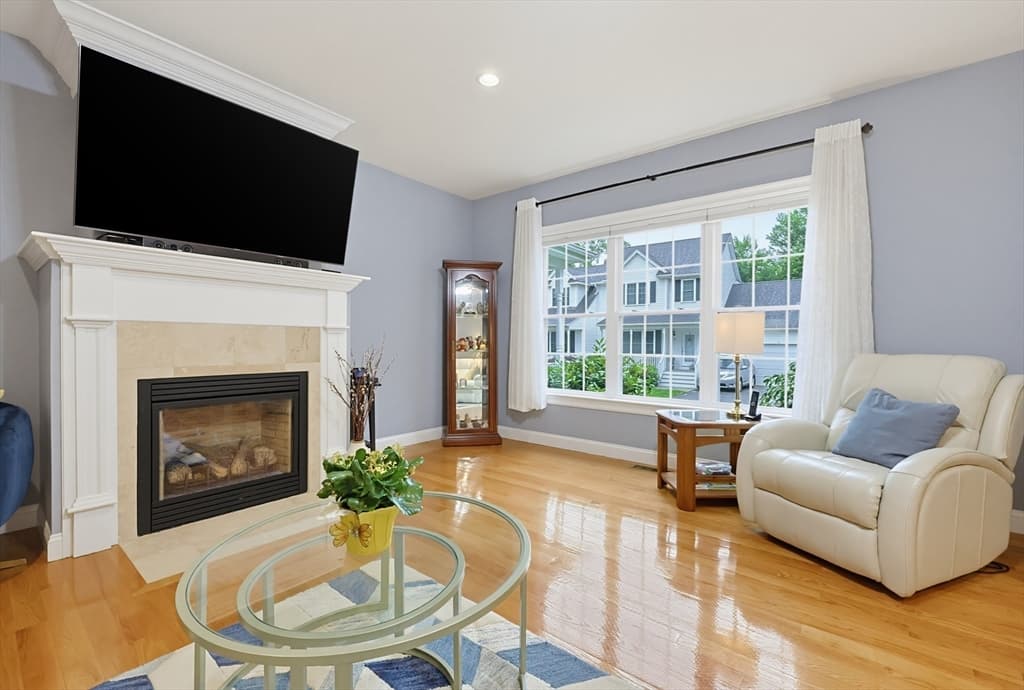 Condominium at 23 Williamsburg Way # 23, Medway MA 02053, Medway, photo 4 of 26
