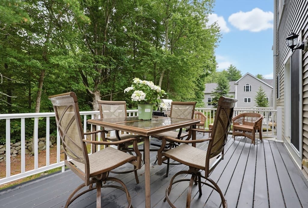 Condominium at 23 Williamsburg Way # 23, Medway MA 02053, Medway, photo 21 of 26