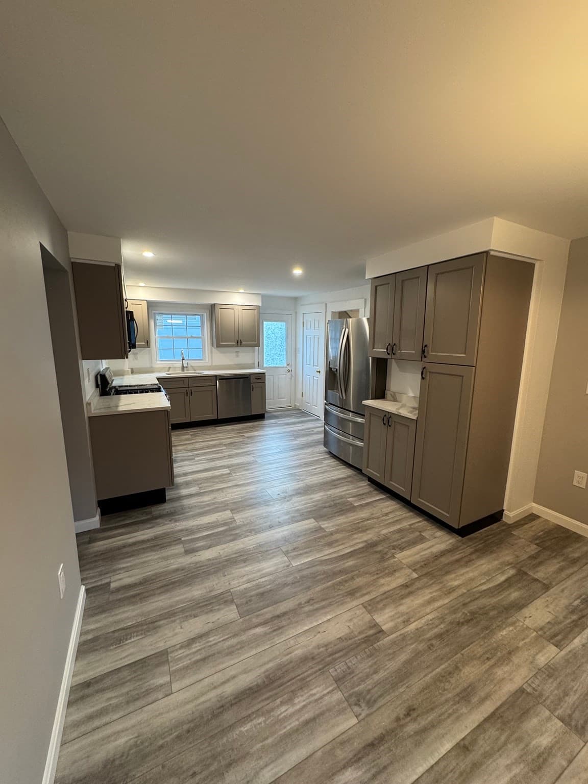 Single Family Residence at 18 Brimsmead St, Marlborough MA 01752, Marlborough, photo 6 of 28