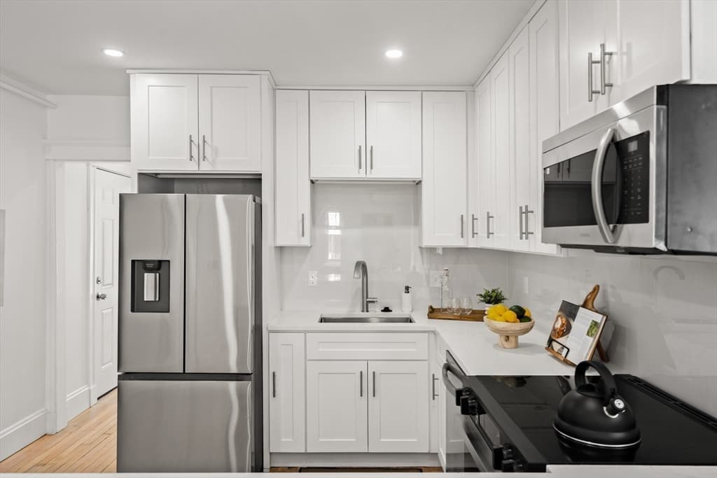 60 Derby St # 1, Somerville MA 02145 photo 3