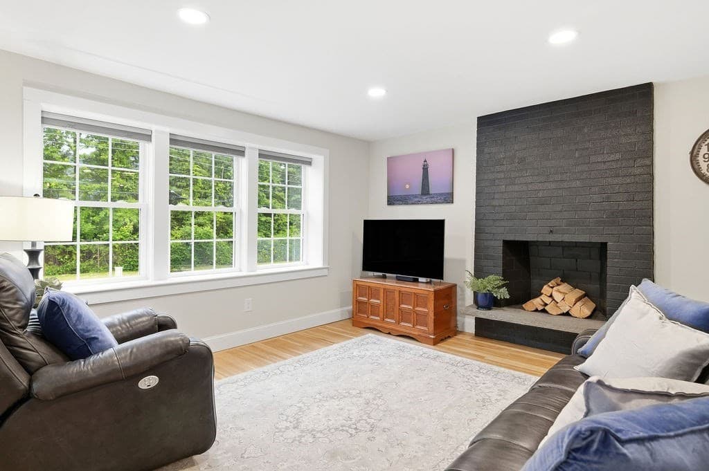 Single Family Residence at 254 Winter Street, Hanover MA 02339, photo 6 of 40