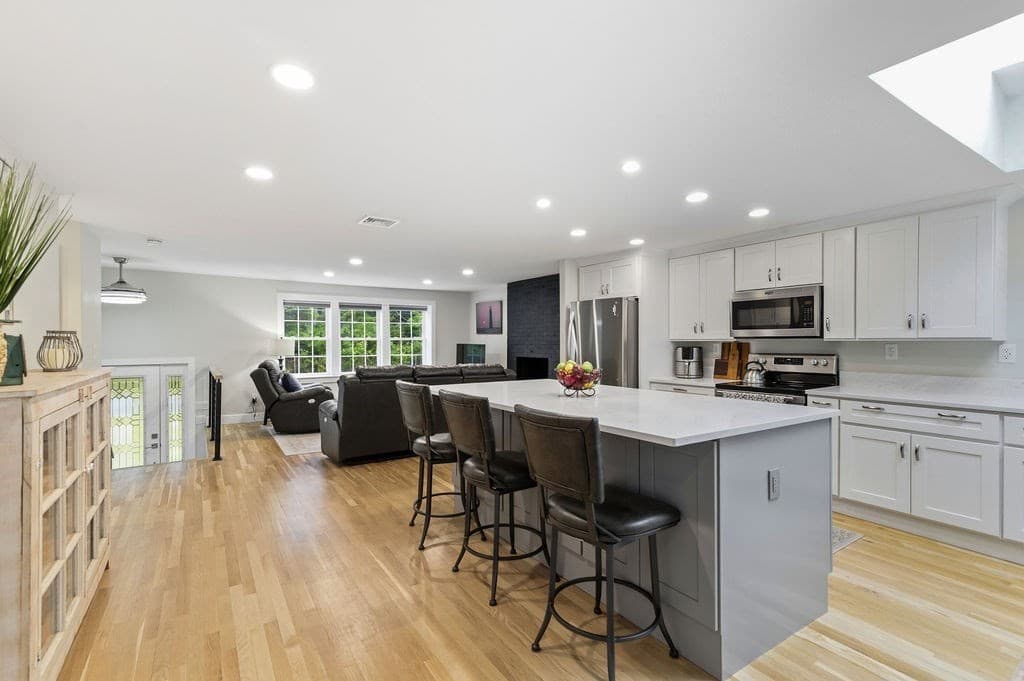 Single Family Residence at 254 Winter Street, Hanover MA 02339, photo 12 of 40