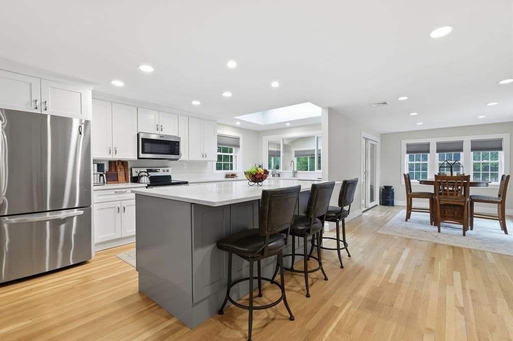Single Family Residence at 254 Winter Street, Hanover MA 02339, photo 7 of 40