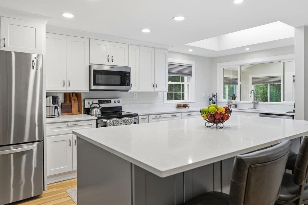 Single Family Residence at 254 Winter Street, Hanover MA 02339, photo 11 of 40