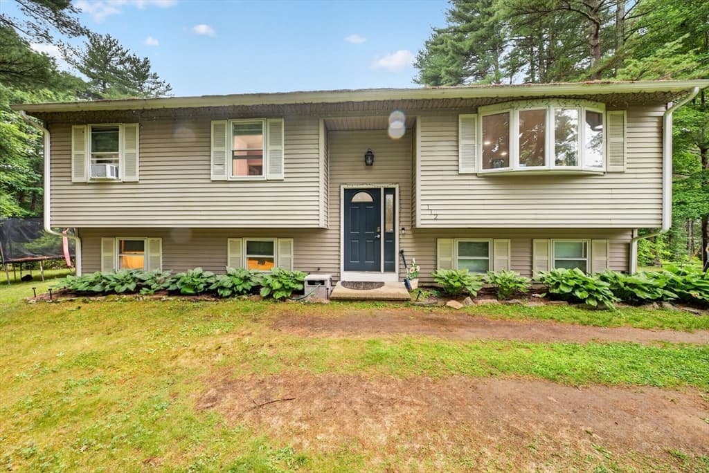 112 Bond Rd, Charlton MA 01507 photo 2