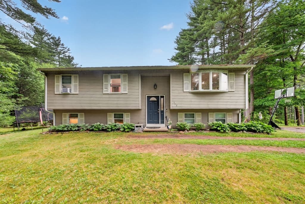 112 Bond Rd, Charlton MA 01507