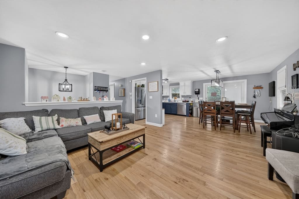 112 Bond Rd, Charlton MA 01507 photo 14