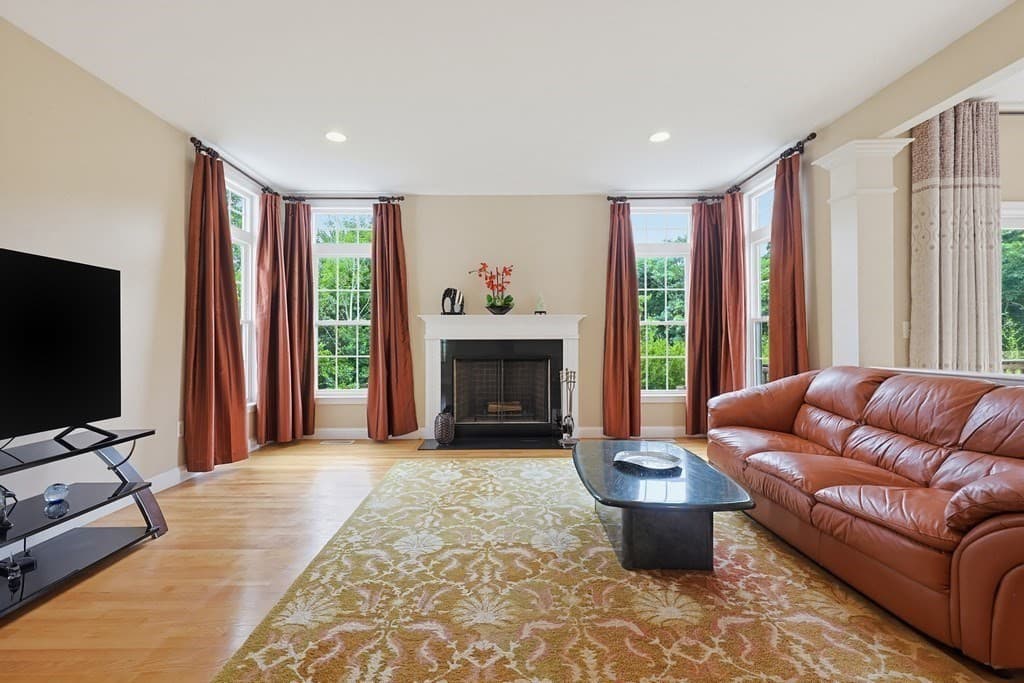 35 Howarth Dr, Upton MA 01568 photo 16