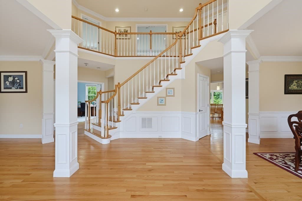 35 Howarth Dr, Upton MA 01568 photo 3