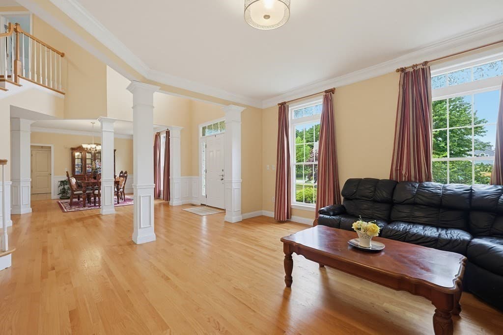 35 Howarth Dr, Upton MA 01568 photo 5