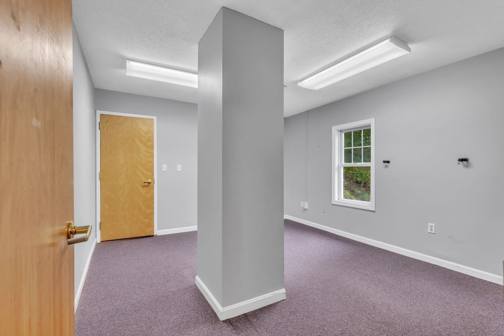 3 Family at 9 Russell Rd, Huntington MA 01050, photo 28 of 42