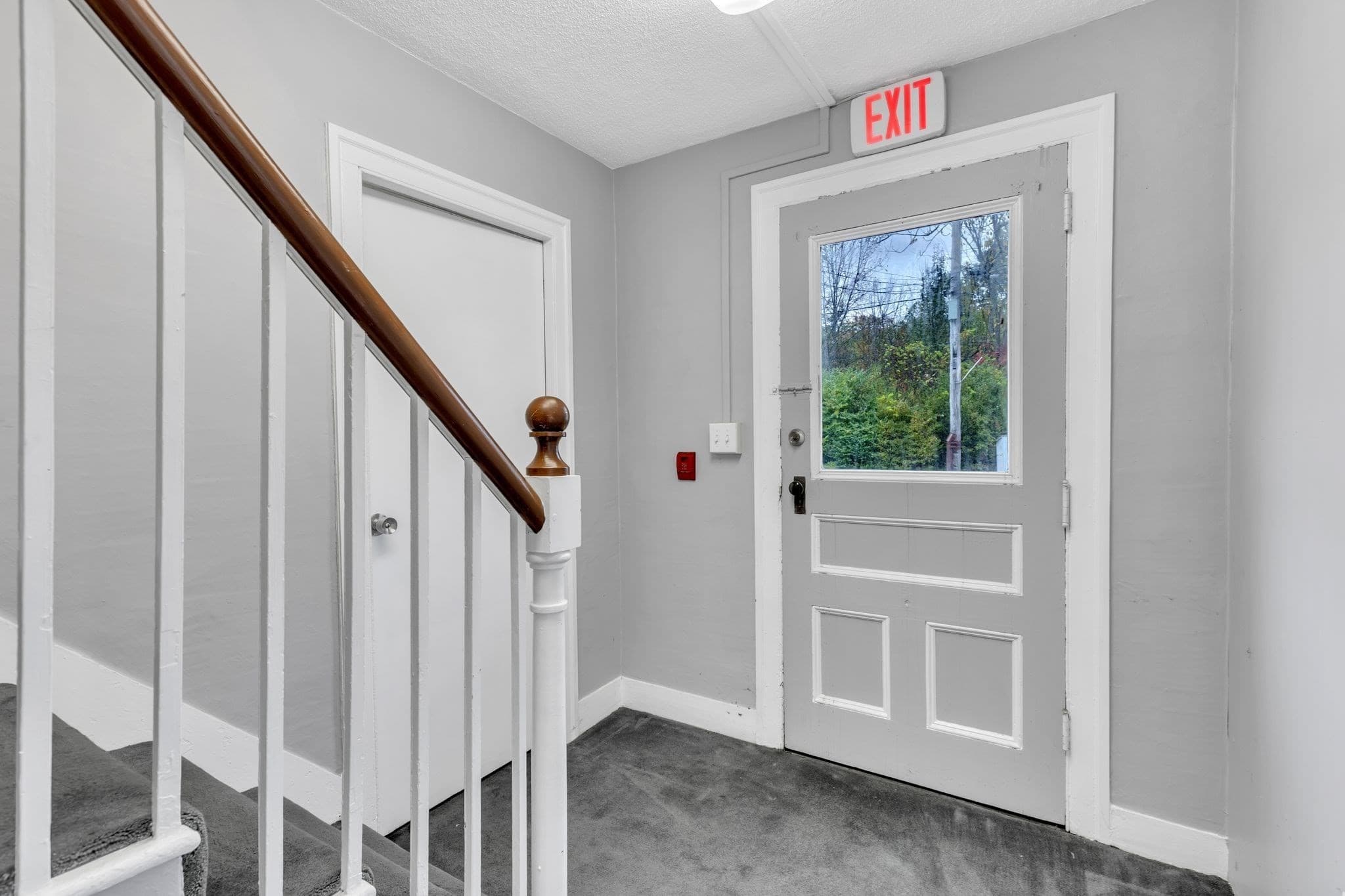 3 Family at 9 Russell Rd, Huntington MA 01050, photo 5 of 42