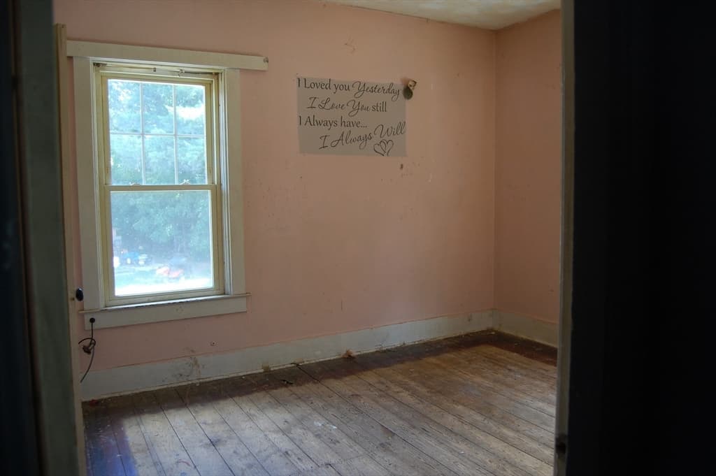 2 Family - 2 Units Up/Down at 10 Aldrich St, Webster MA 01570, Webster, photo 7 of 17