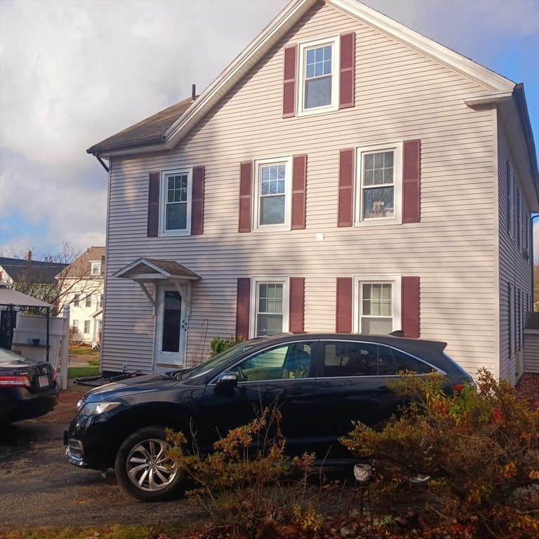 10 Aldrich St, Webster MA 01570