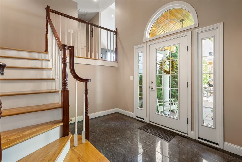 33 Russell Rd, Hanover MA 02339 photo 2