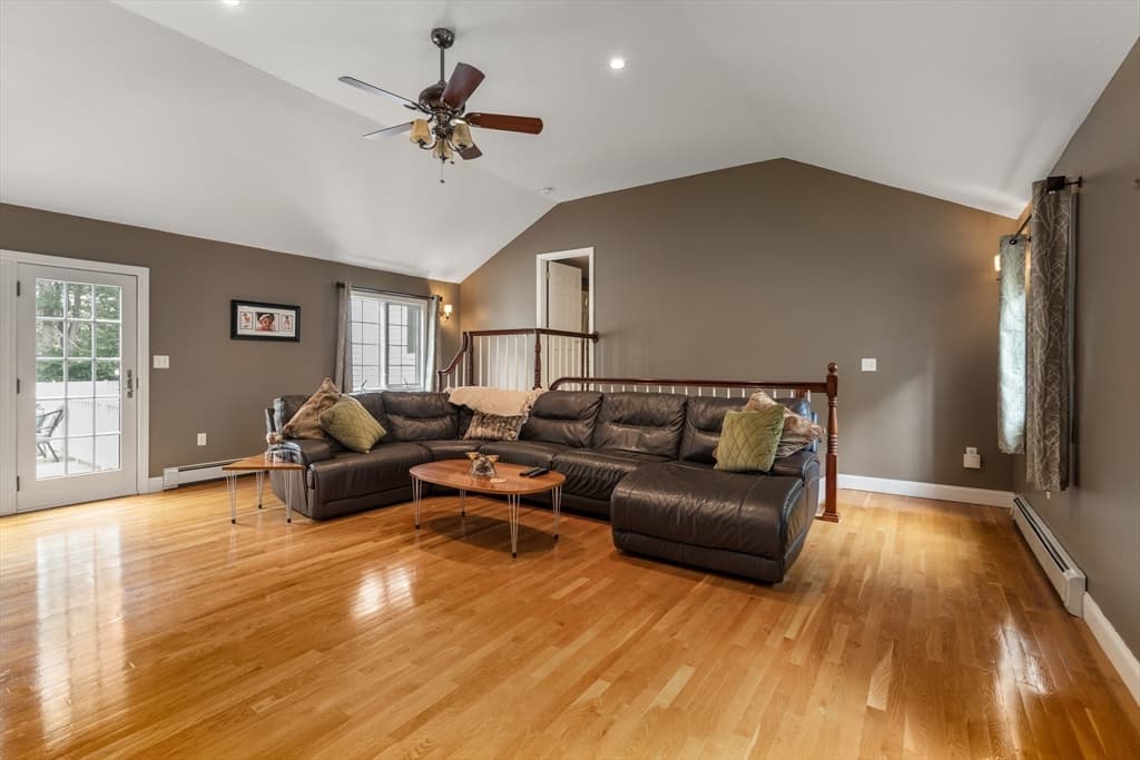 33 Russell Rd, Hanover MA 02339 photo 5