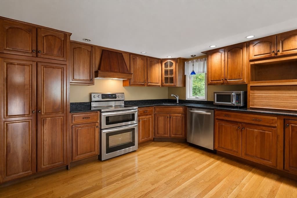 33 Russell Rd, Hanover MA 02339 photo 15