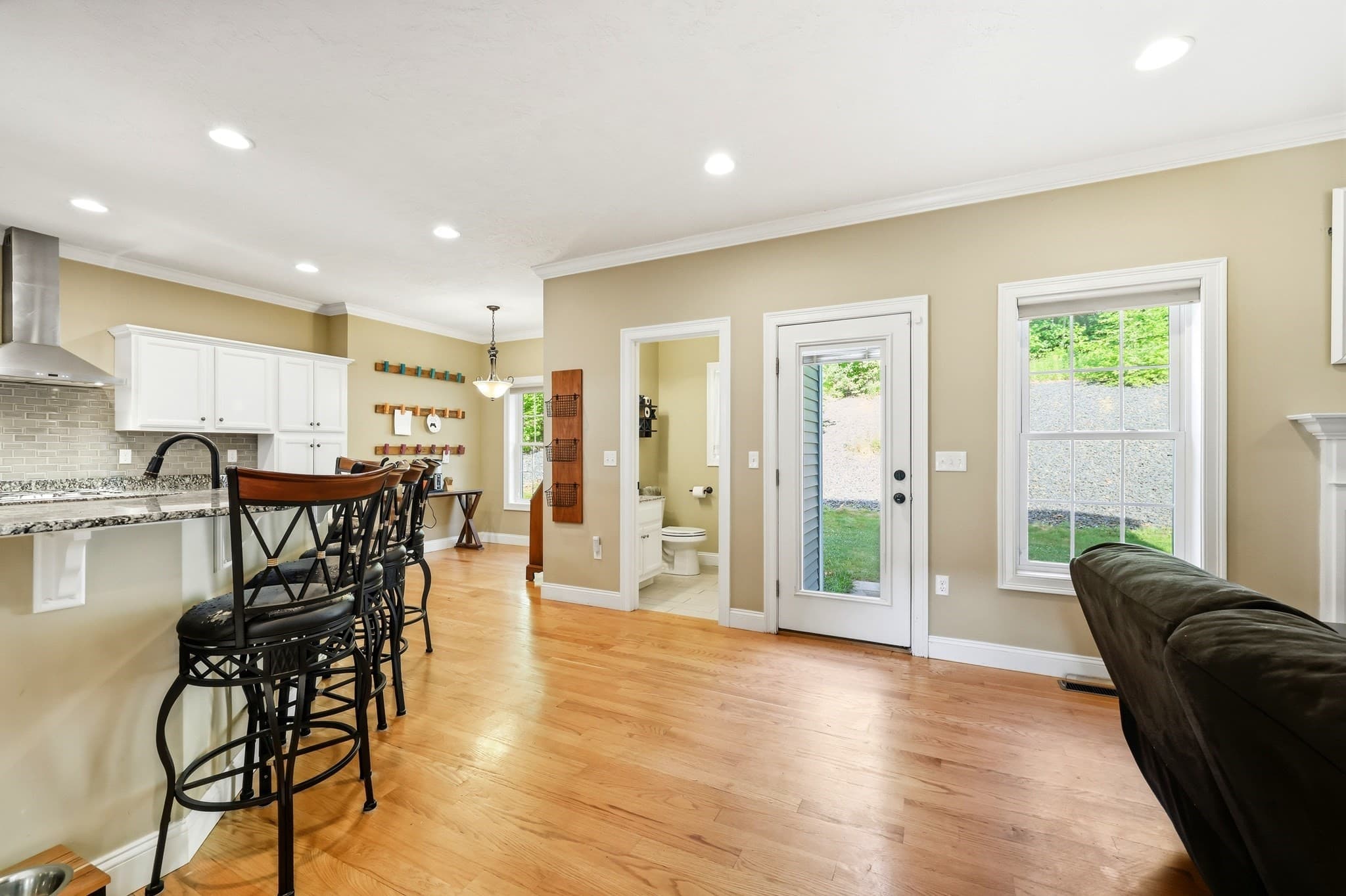 Single Family Residence at 34 Bissonnette Cir, Southampton MA 01073, Southampton, photo 6 of 42