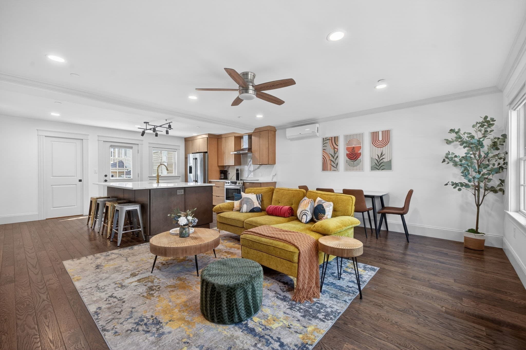 Condominium at 10 Osborne # B, Salem MA 01970, photo 2 of 15