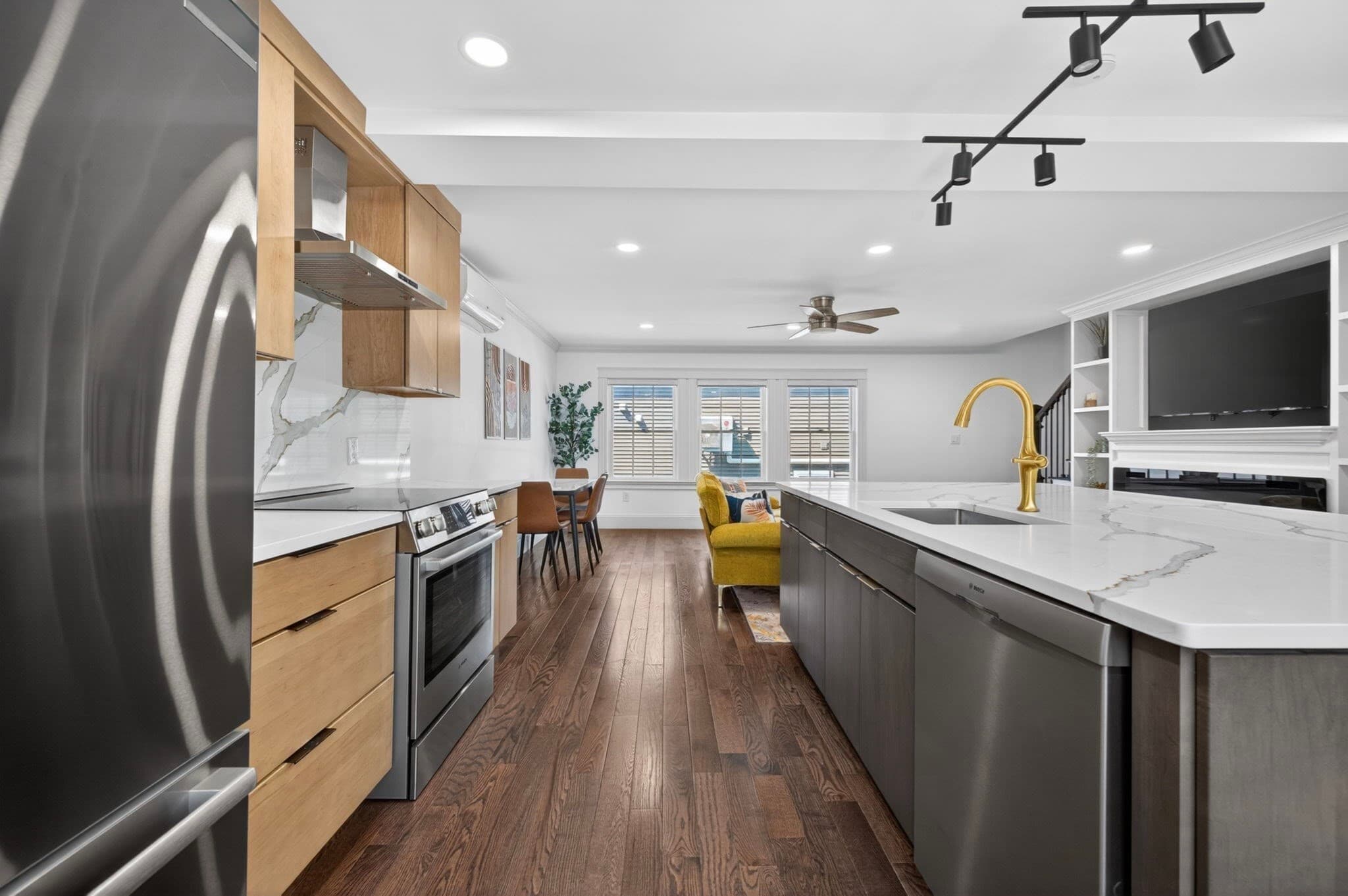 Condominium at 10 Osborne # B, Salem MA 01970, photo 3 of 15