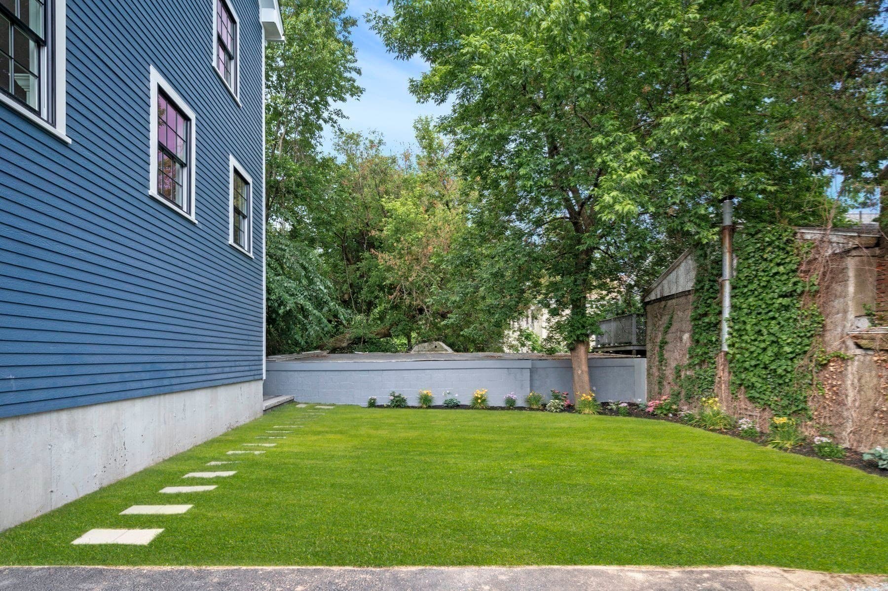 Condominium at 10 Osborne # B, Salem MA 01970, photo 15 of 15