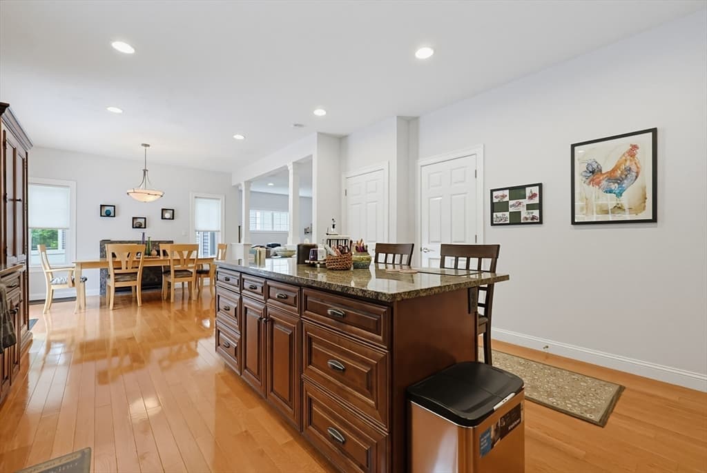 Single Family Residence at 969 Old Connecticut Path, Framingham MA 01701, photo 6 of 42