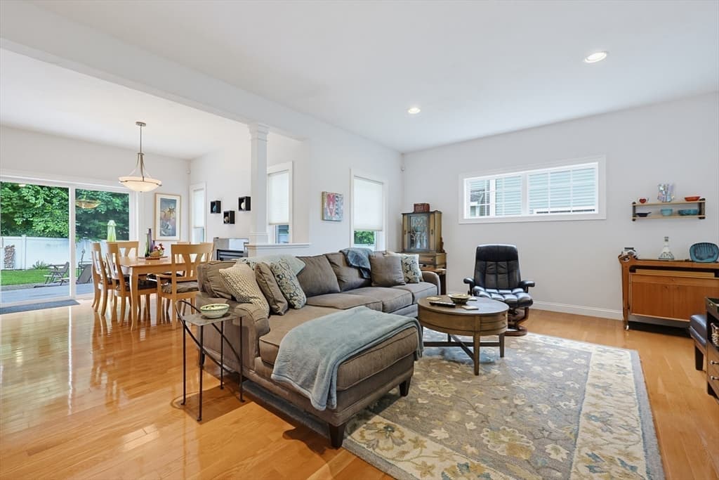 Single Family Residence at 969 Old Connecticut Path, Framingham MA 01701, photo 13 of 42
