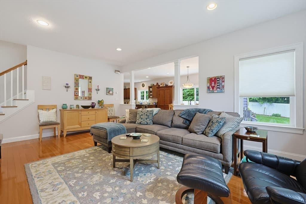 Single Family Residence at 969 Old Connecticut Path, Framingham MA 01701, photo 12 of 42