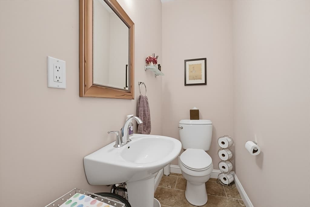 Single Family Residence at 969 Old Connecticut Path, Framingham MA 01701, photo 36 of 42