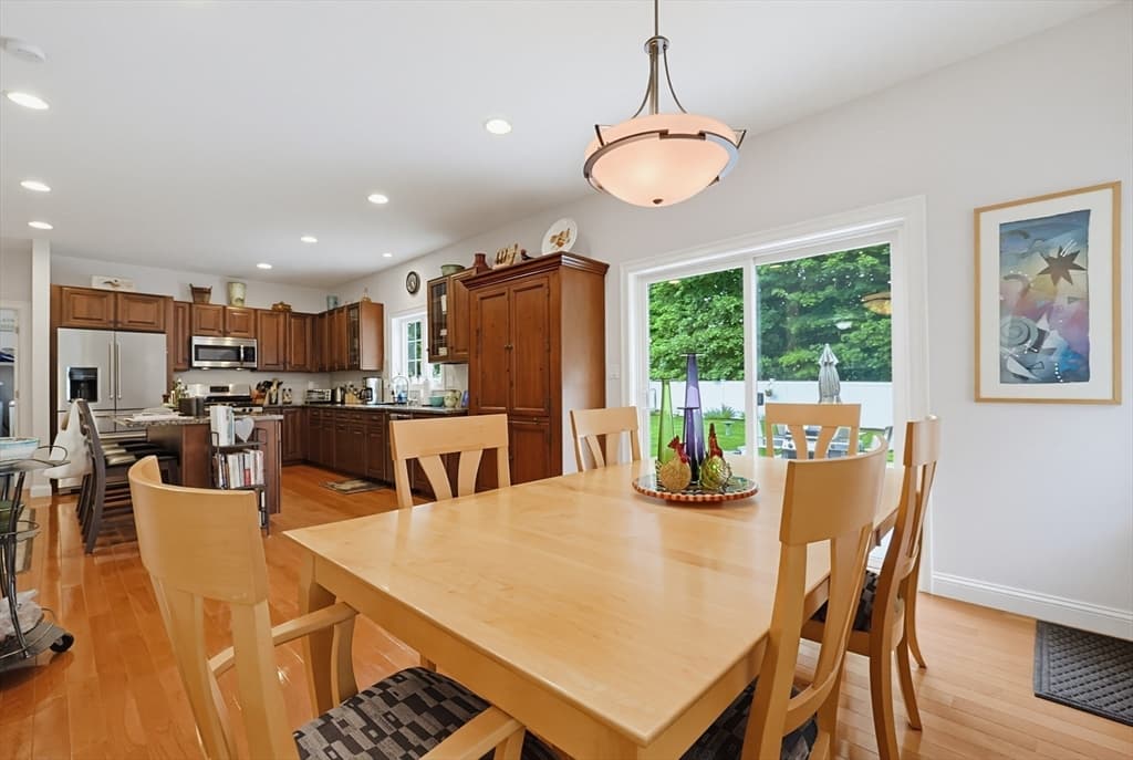 Single Family Residence at 969 Old Connecticut Path, Framingham MA 01701, photo 10 of 42
