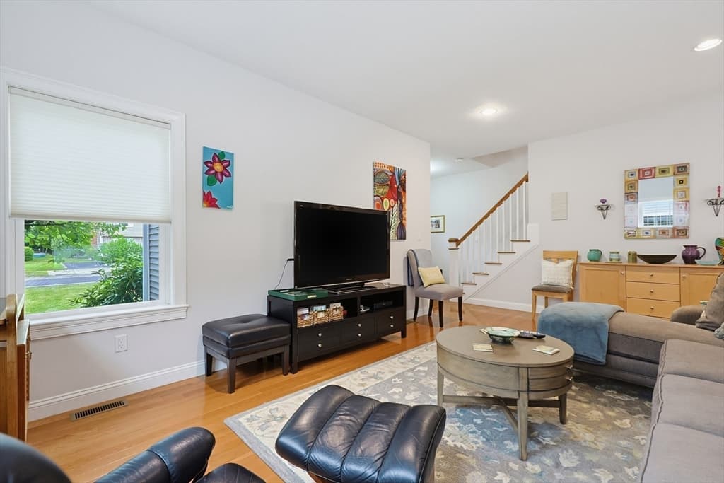 Single Family Residence at 969 Old Connecticut Path, Framingham MA 01701, photo 15 of 42