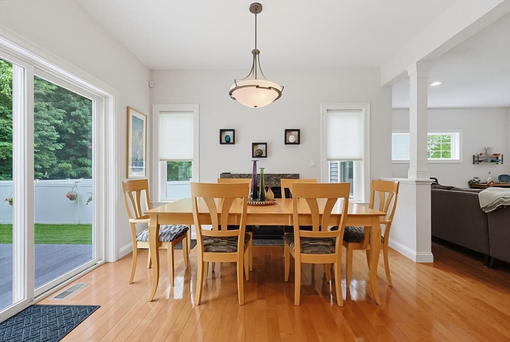 Single Family Residence at 969 Old Connecticut Path, Framingham MA 01701, photo 11 of 42