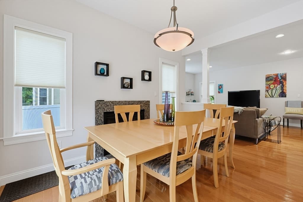 Single Family Residence at 969 Old Connecticut Path, Framingham MA 01701, photo 8 of 42