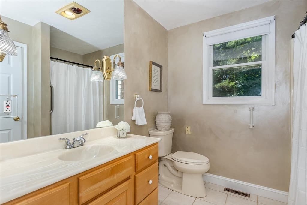 140 Grace Ln, Stoughton MA 02072 photo 10