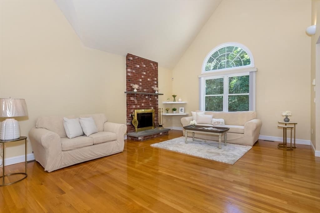 140 Grace Ln, Stoughton MA 02072 photo 4