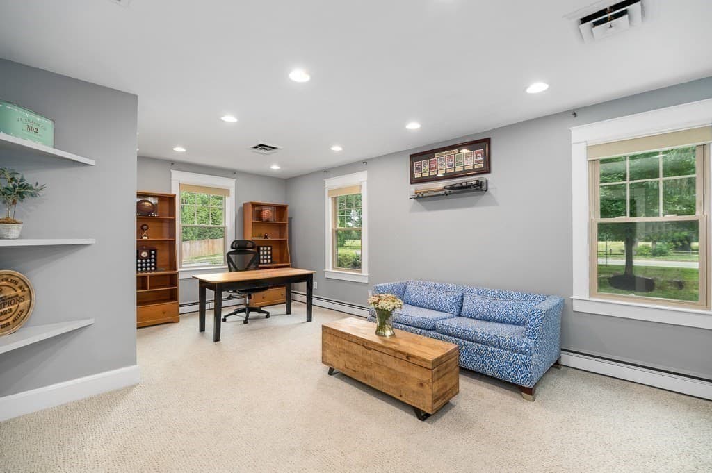 Single Family Residence at 2 Patton Drive, Hamilton MA 01982, photo 9 of 41