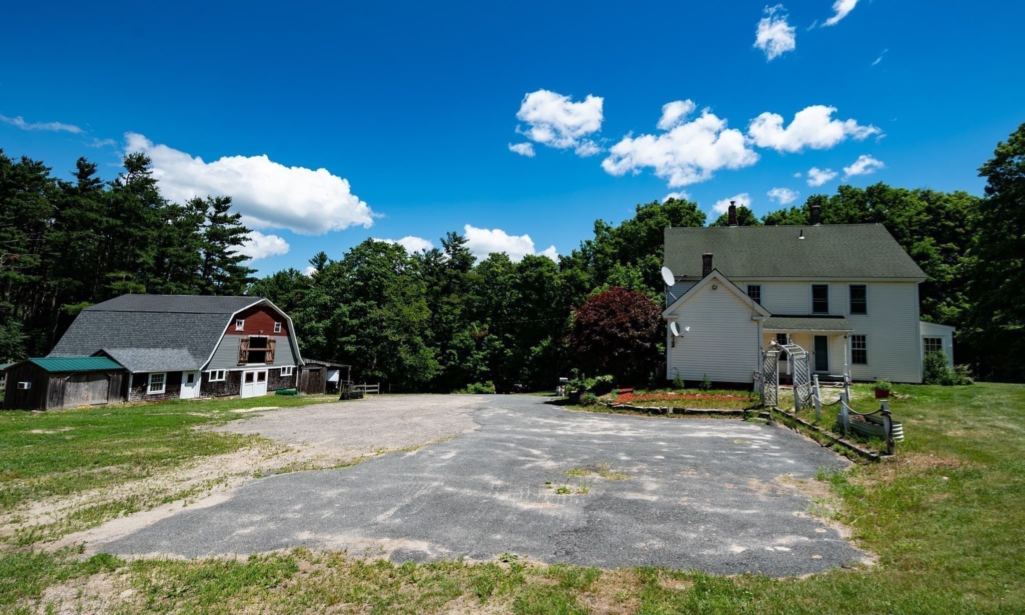 Single Family Residence at 38 Blueberry Hill Rd, New Salem MA 01355, photo 6 of 41